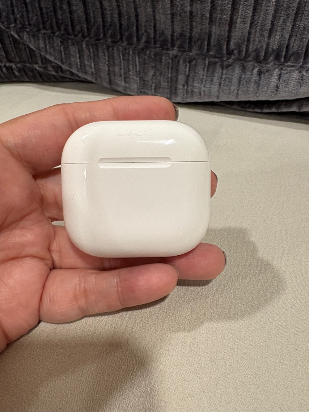 Apple AirPods 4 with Charging Case
